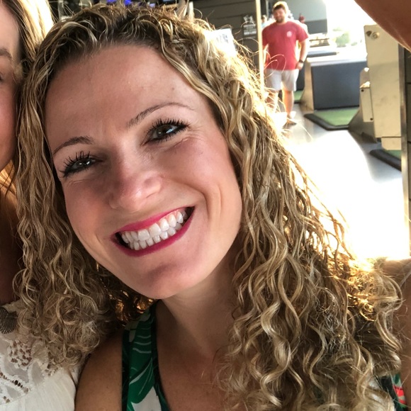 Meet your Posher, Amanda - Picture 1 of 1